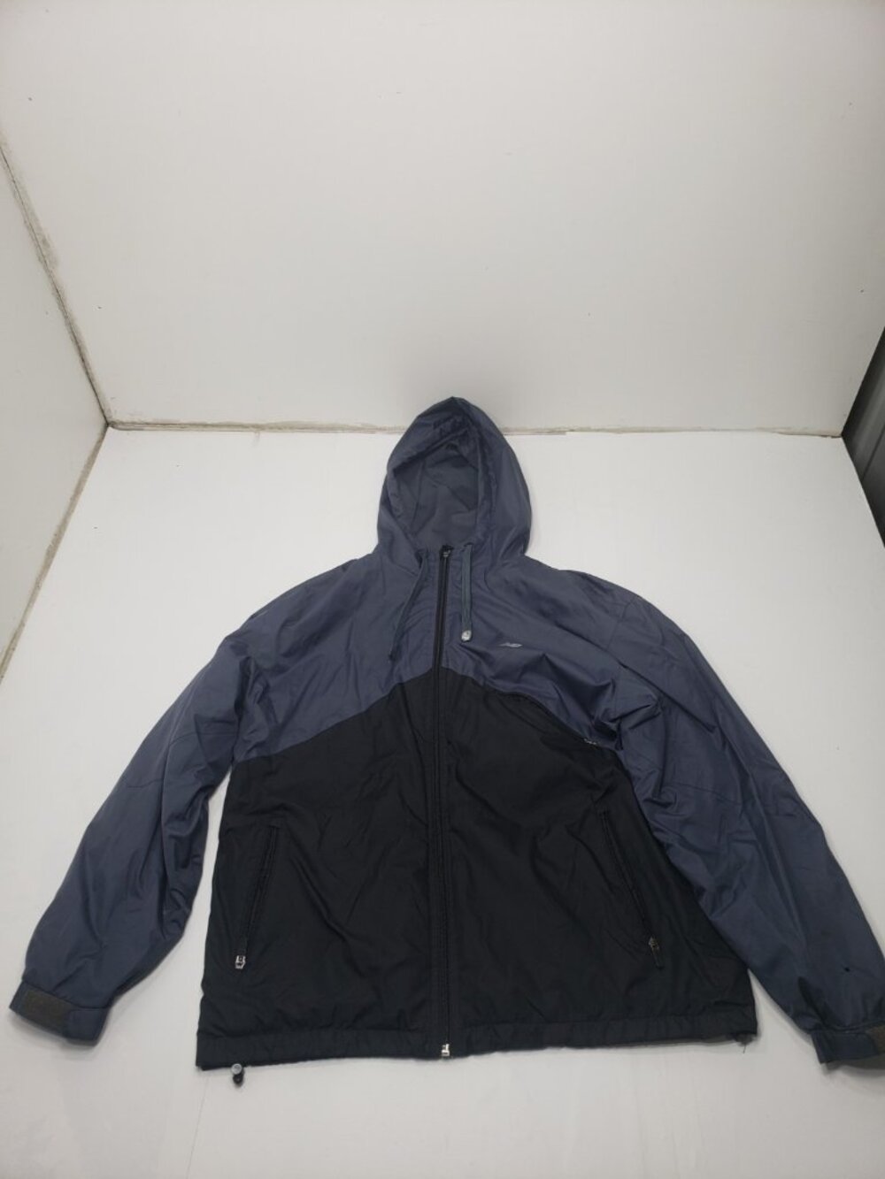 New Balance Men's Windbreaker Jacket size Medium Gray Hooded RN 130893